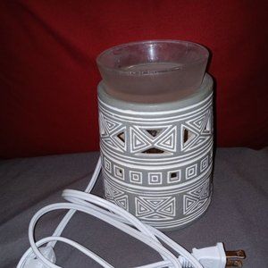 Scentsy Hidalgo Warmer Retired Full Size Gray Geometric Southwestern Aztec